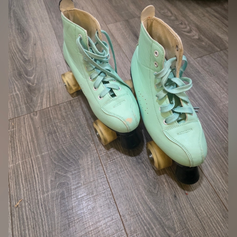 Mint Green Roller Skates for Women - Picture 5 of 6